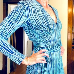 Vintage Diane Von Furstenberg 1990’s size 10 blue and turquoise wrap dress